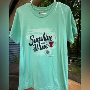 Unsalted coast, Sunshine and Wine Graphic Tee - Mint Green